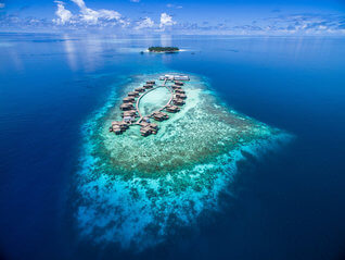 Raffles Maldives Meradhoo Resort Insel Resorts von ganz oben