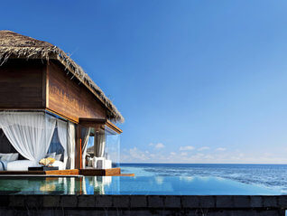 Raffles Maldives Meradhoo Resort Wasser Villa mit Pool