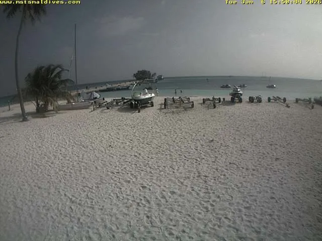 Kuredu’s Beach Ocean Watersport Webcam Malediven